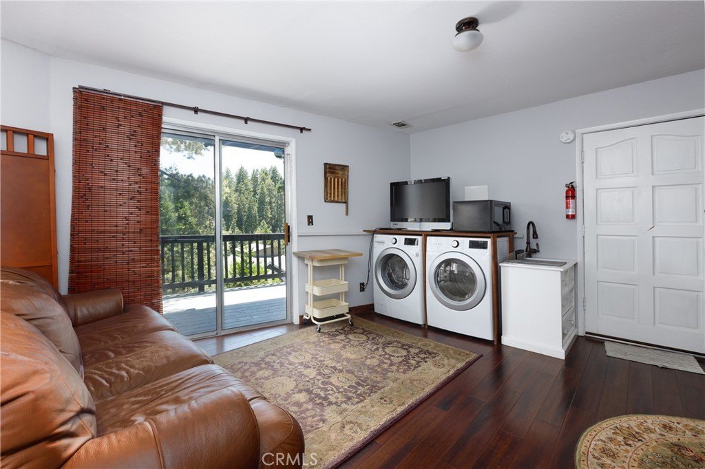 Lake Arrowhead, California, 92352, United States, 3 Bedrooms Bedrooms, ,3 BathroomsBathrooms,Residential,Forsale,1953305