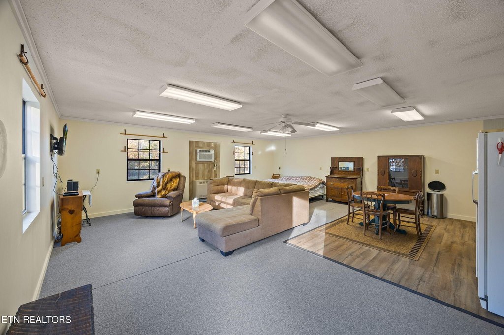 Crossville, Tennessee, 38572, United States, 3 Bedrooms Bedrooms, ,3 BathroomsBathrooms,Residential,Forsale,1996602