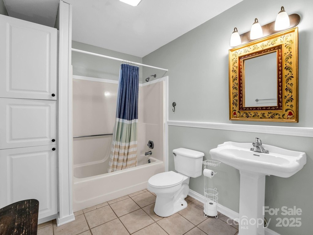 Lake Lure, North Carolina, 28746, United States, 4 Bedrooms Bedrooms, ,3.5 BathroomsBathrooms,Residential,Forsale,2004303