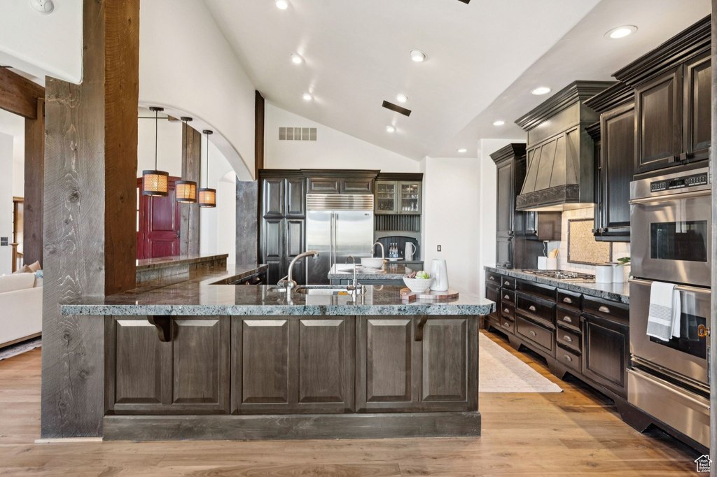 Park City, Utah, 84098, United States, 5 Bedrooms Bedrooms, ,4.5 BathroomsBathrooms,Residential,Forsale,2000236