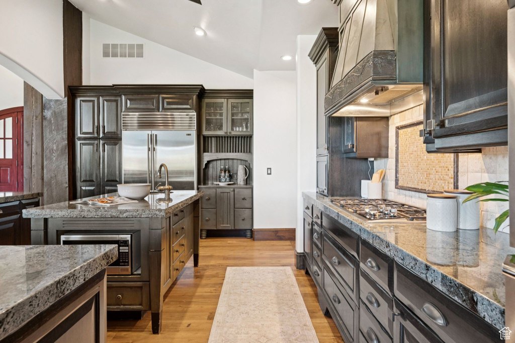 Park City, Utah, 84098, United States, 5 Bedrooms Bedrooms, ,4.5 BathroomsBathrooms,Residential,Forsale,2000236