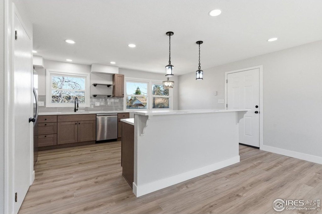 Fort Collins, Colorado, 80521, United States, 4 Bedrooms Bedrooms, ,2 BathroomsBathrooms,Residential,Forsale,2004286