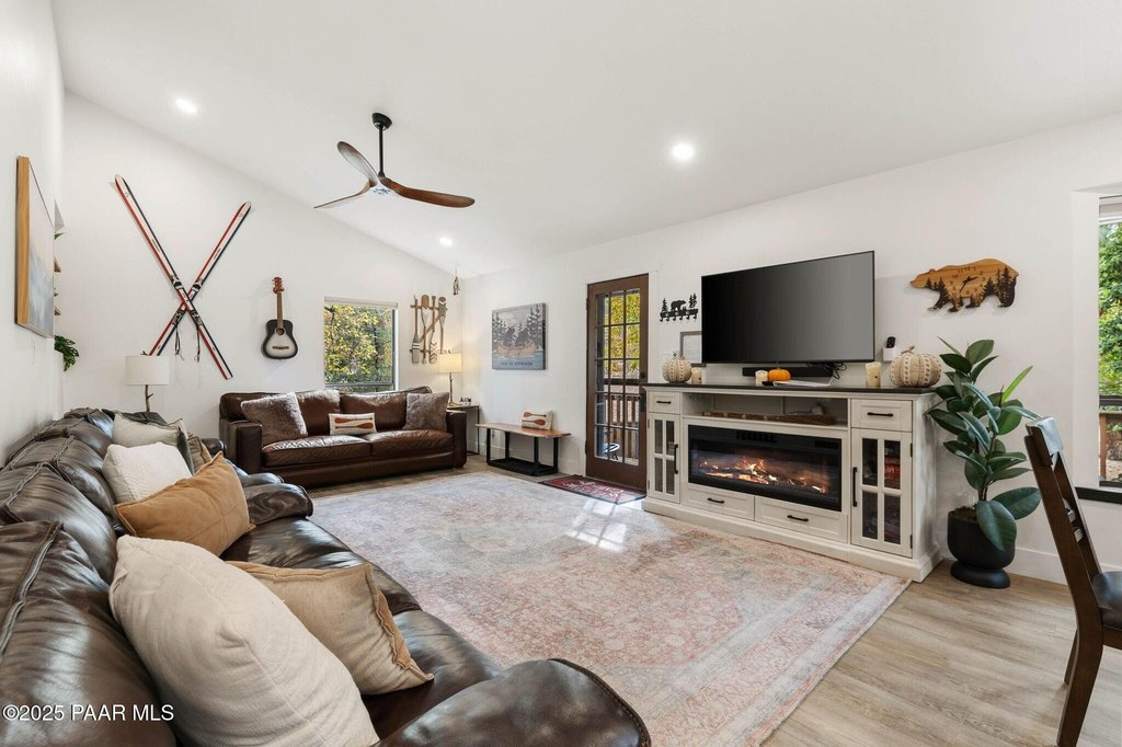 Prescott, Arizona, 86303, United States, 4 Bedrooms Bedrooms, ,3 BathroomsBathrooms,Residential,Forsale,1994048