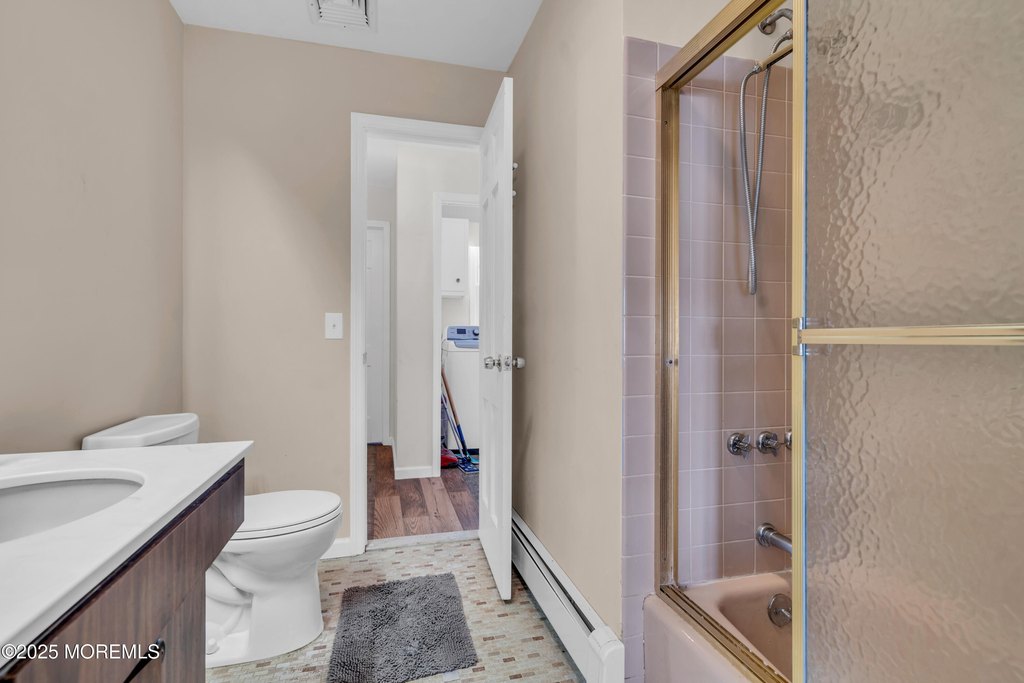 Toms River, New Jersey, 08753, United States, 3 Bedrooms Bedrooms, ,2 BathroomsBathrooms,Residential,Forsale,1966076