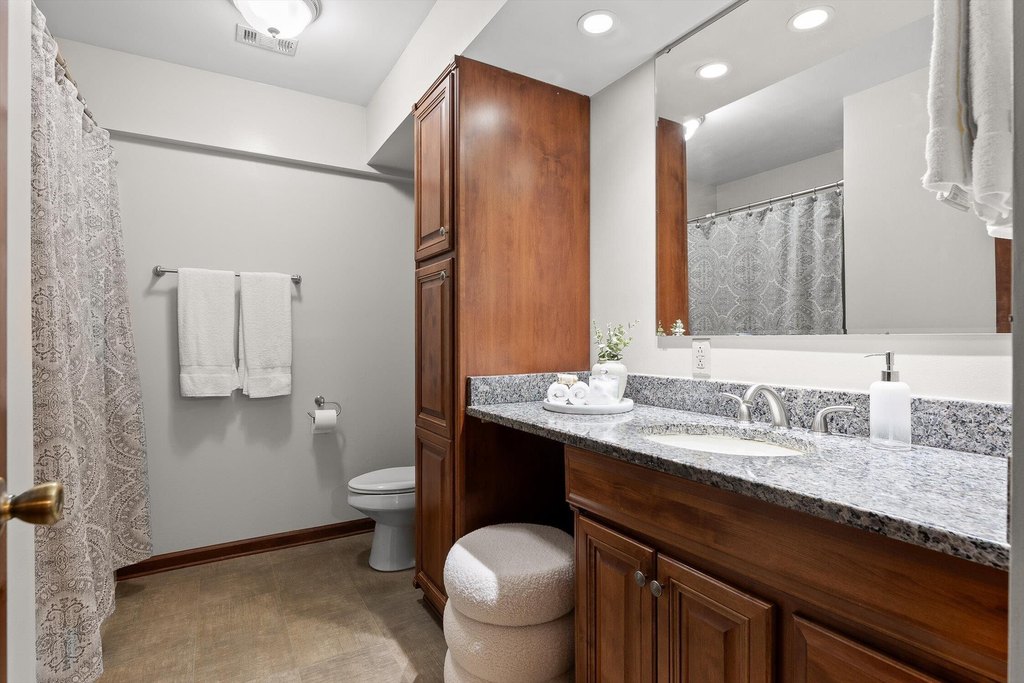 Signal Mountain, Tennessee, 37377, United States, 4 Bedrooms Bedrooms, ,4 BathroomsBathrooms,Residential,Forsale,1894388