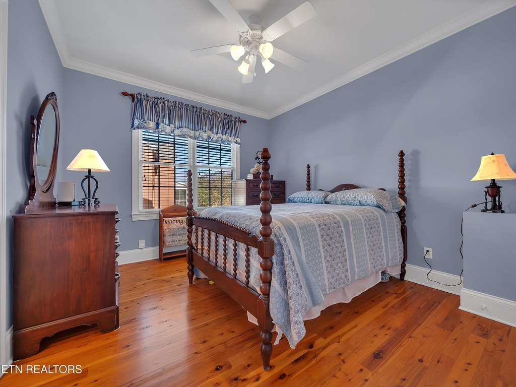 Lenoir City, Tennessee, 37772, United States, 5 Bedrooms Bedrooms, ,4.5 BathroomsBathrooms,Residential,Forsale,1999466