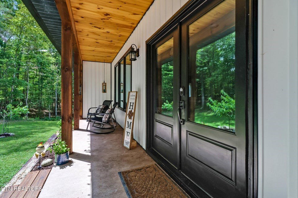 Jamestown, Tennessee, 38556, United States, 3 Bedrooms Bedrooms, ,2.5 BathroomsBathrooms,Residential,Forsale,1968510