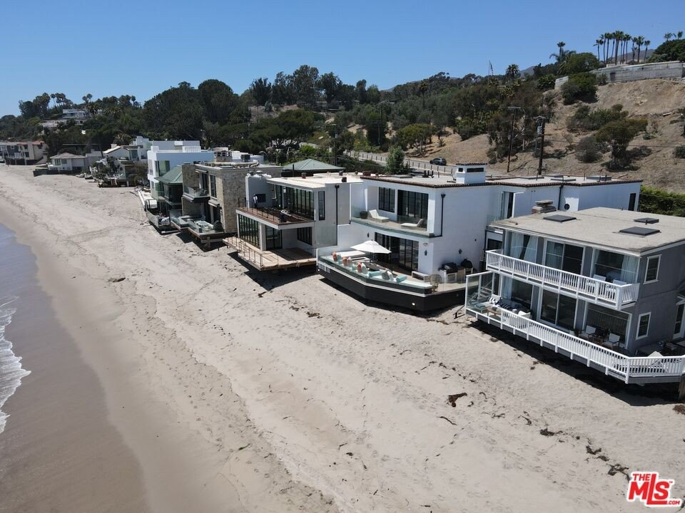 Malibu, California, 90265, United States, 3 Bedrooms Bedrooms, ,2.5 BathroomsBathrooms,Residential,Forsale,2009632