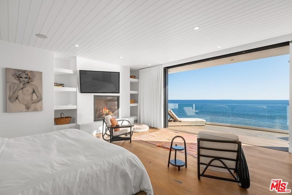 Malibu, California, 90265, United States, 3 Bedrooms Bedrooms, ,2.5 BathroomsBathrooms,Residential,Forsale,2009632