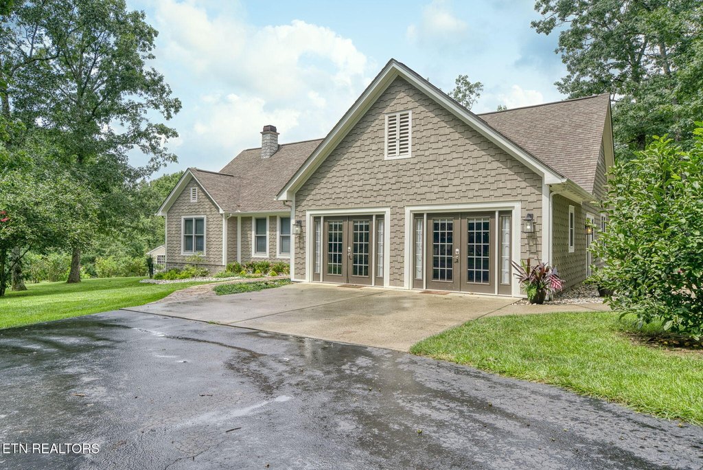 Crossville, Tennessee, 38572, United States, 3 Bedrooms Bedrooms, ,3.5 BathroomsBathrooms,Residential,Forsale,1996603