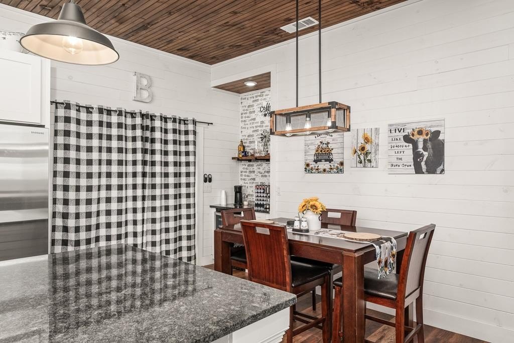 Monroe, Tennessee, 38573, United States, 3 Bedrooms Bedrooms, ,3.5 BathroomsBathrooms,Residential,Forsale,2010936