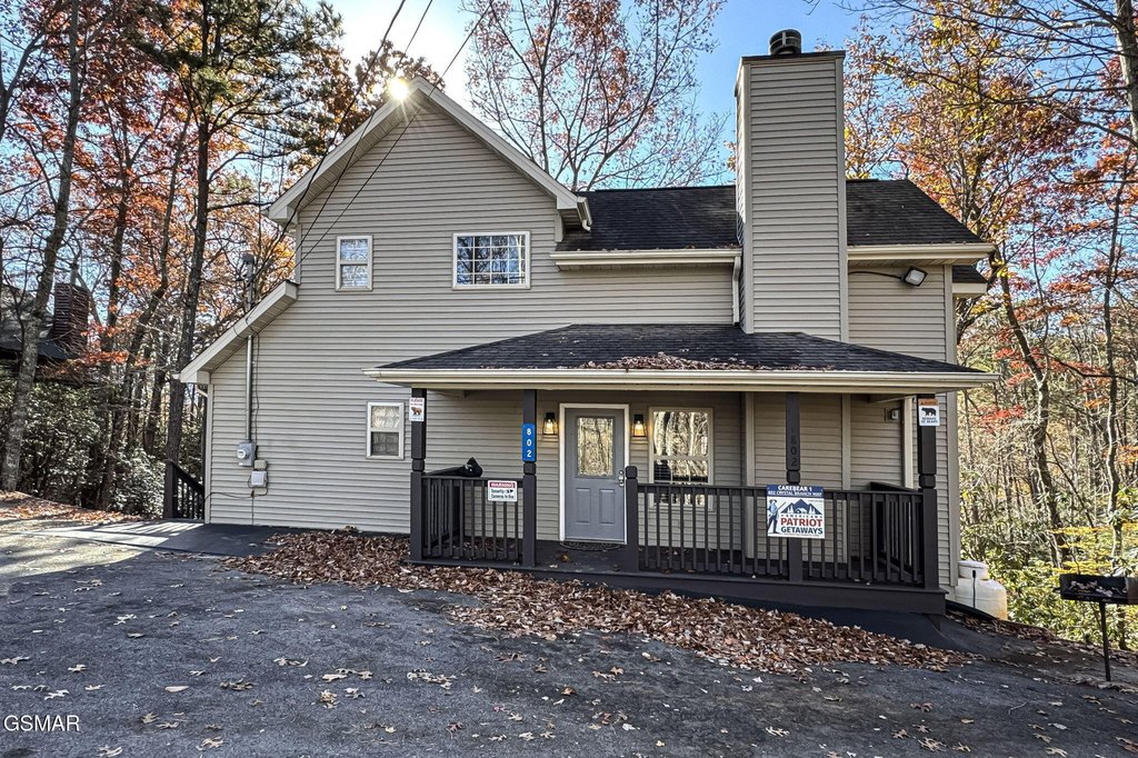 Gatlinburg, Tennessee, 37738, United States, 5 Bedrooms Bedrooms, ,2 BathroomsBathrooms,Residential,Forsale,1999457