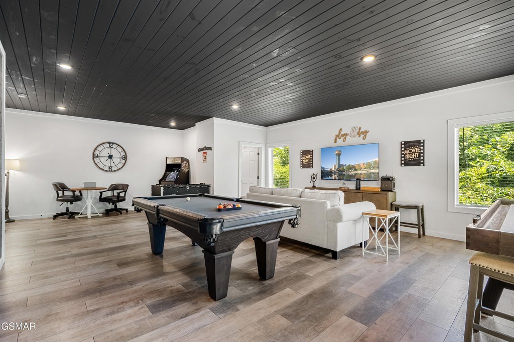 Gatlinburg, Tennessee, 37738, United States, 1 Bedroom Bedrooms, ,2 BathroomsBathrooms,Residential,Forsale,1999465