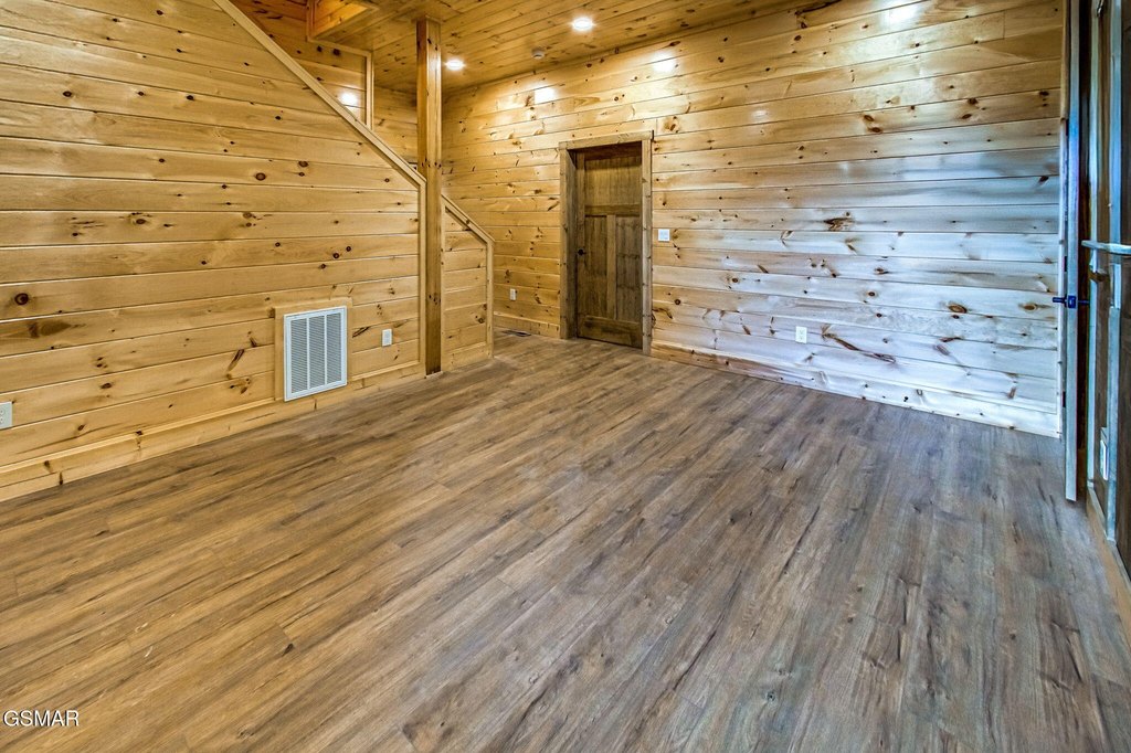 Pigeon Forge, Tennessee, 37862, United States, 3 Bedrooms Bedrooms, ,3.5 BathroomsBathrooms,Residential,Forsale,1999473