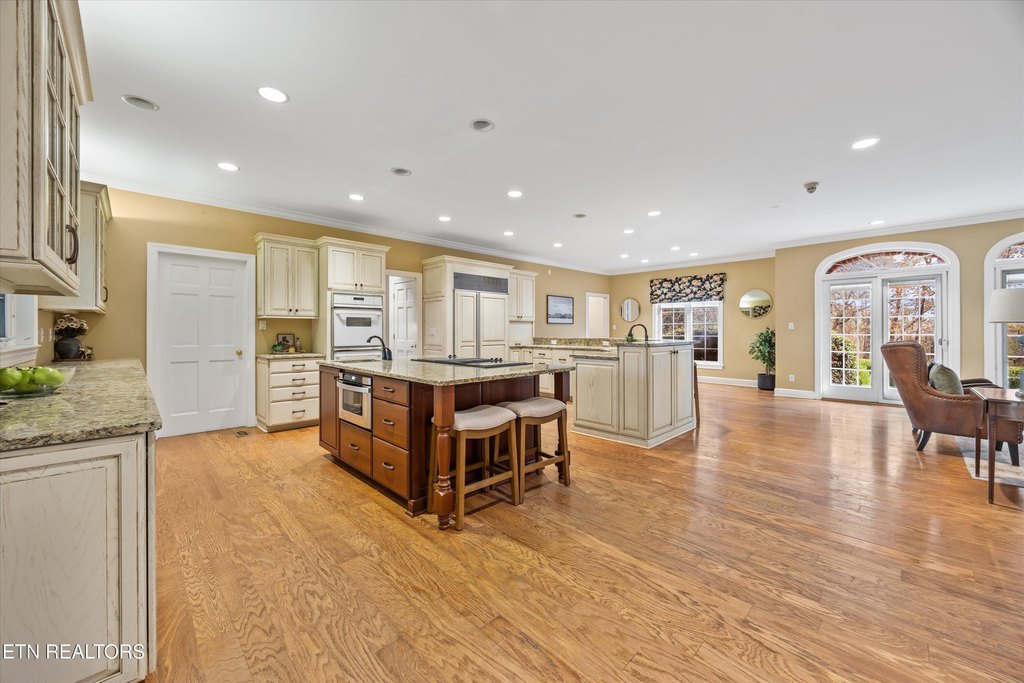 Maryville, Tennessee, 37803, United States, 5 Bedrooms Bedrooms, ,5.5 BathroomsBathrooms,Residential,Forsale,1999469