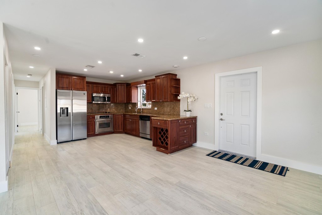 Key Largo, Florida, 33037, United States, 5 Bedrooms Bedrooms, ,3 BathroomsBathrooms,Residential,Forsale,2011098