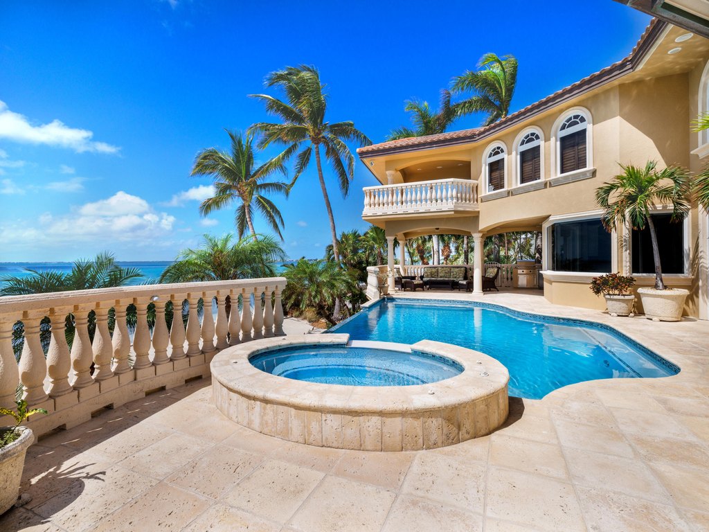 Key Colony, Florida, 33051, United States, 4 Bedrooms Bedrooms, ,5 BathroomsBathrooms,Residential,Forsale,2004354