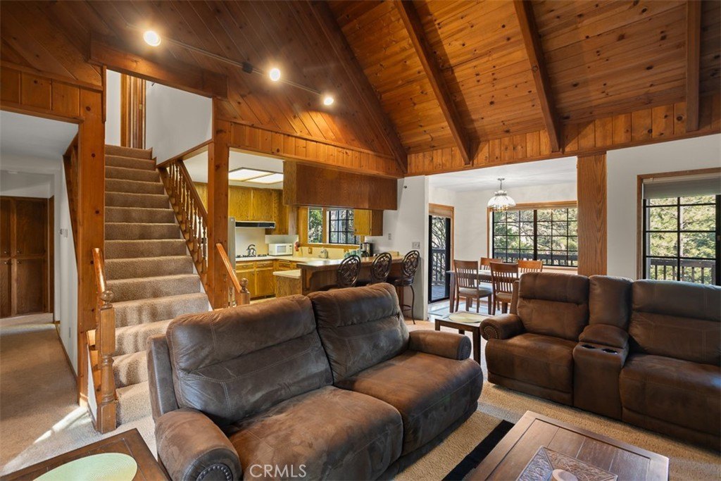 Lake Arrowhead, California, 92352, United States, 5 Bedrooms Bedrooms, ,3.5 BathroomsBathrooms,Residential,Forsale,1953304