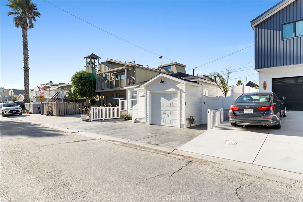 Oxnard, California, 93035, United States, 2 Bedrooms Bedrooms, ,2 BathroomsBathrooms,Residential,Forsale,2004319