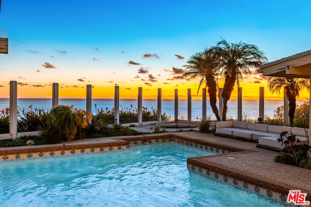 Malibu, California, 90265, United States, 4 Bedrooms Bedrooms, ,4 BathroomsBathrooms,Residential,Forsale,2009612