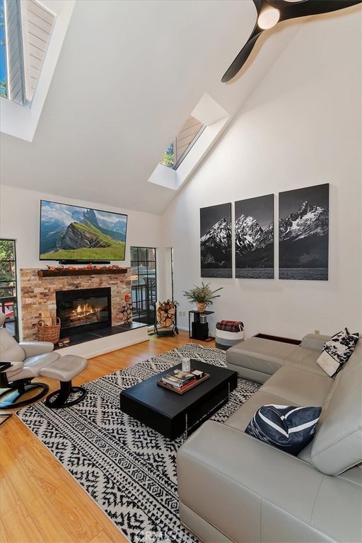 Lake Arrowhead, California, 92352, United States, 4 Bedrooms Bedrooms, ,3 BathroomsBathrooms,Residential,Forsale,2004860