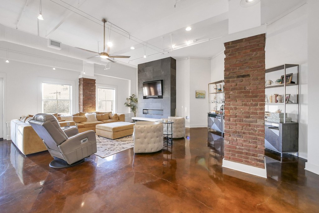 Chattanooga, Tennessee, 37402, United States, 2 Bedrooms Bedrooms, ,2 BathroomsBathrooms,Residential,Forsale,2004676