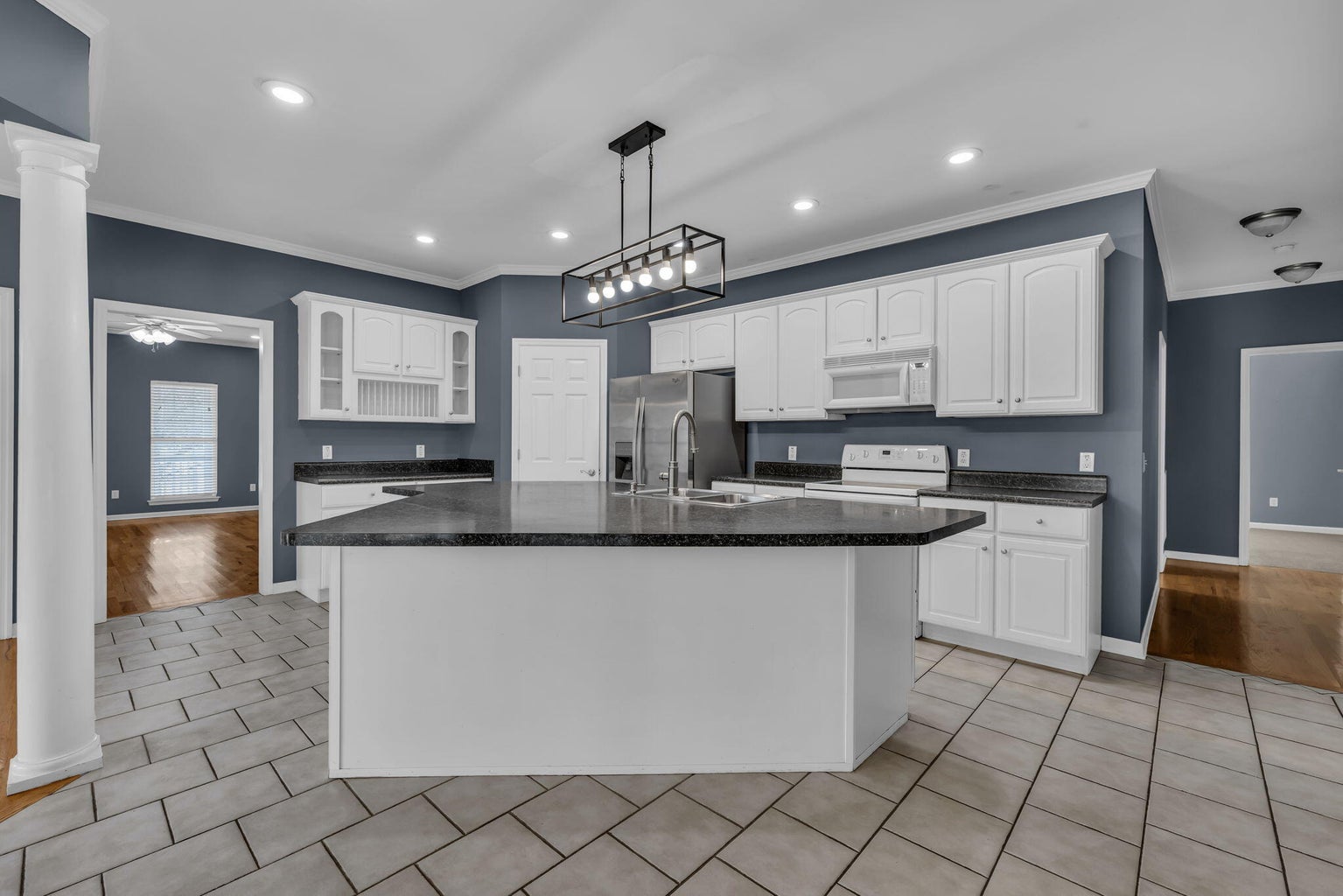 Chattanooga, Tennessee, 37421, United States, 5 Bedrooms Bedrooms, ,2 BathroomsBathrooms,Residential,Forsale,2004667