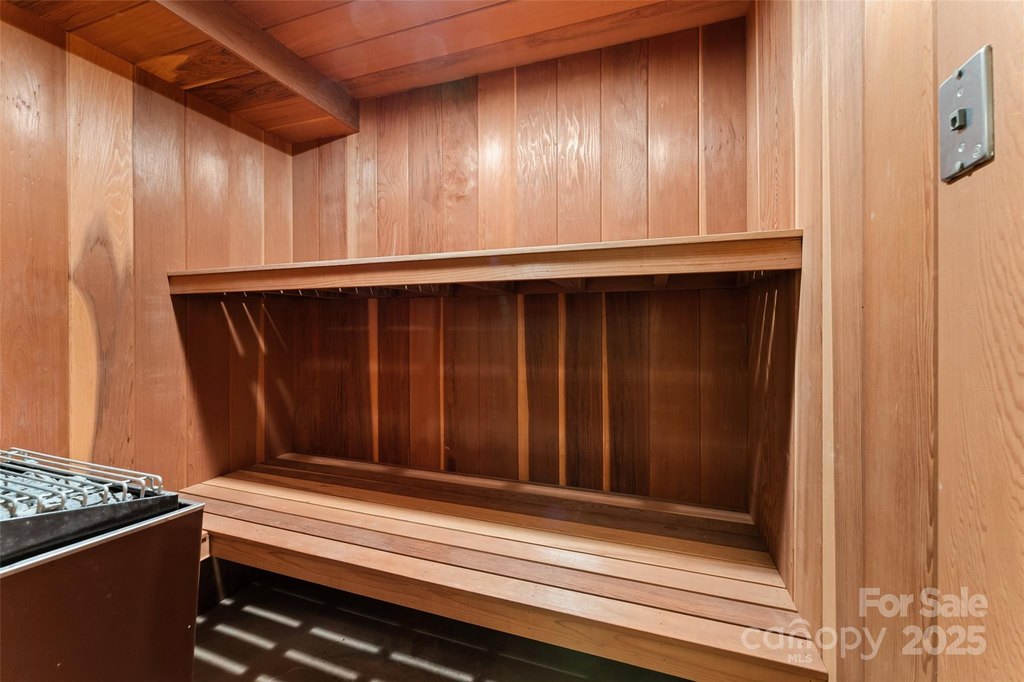 Asheville, North Carolina, 28806, United States, 4 Bedrooms Bedrooms, ,6.5 BathroomsBathrooms,Residential,Forsale,2011987