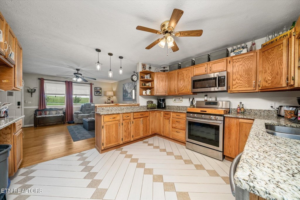 Crossville, Tennessee, 38555, United States, ,Residential,Forsale,1996596