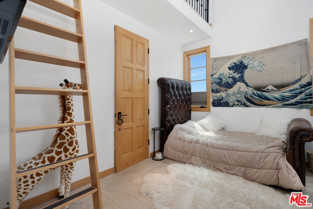 Malibu, California, 90265, United States, 3 Bedrooms Bedrooms, ,3 BathroomsBathrooms,Residential,Forsale,2009630