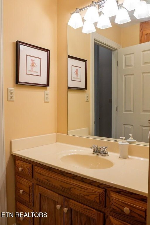 Livingston, Tennessee, 38570, United States, 3 Bedrooms Bedrooms, ,4.5 BathroomsBathrooms,Residential,Forsale,1952671