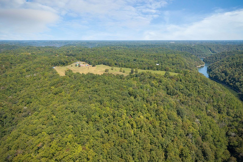 Sparta, Tennessee, 38583, United States, 3 Bedrooms Bedrooms, ,2 BathroomsBathrooms,Residential,Forsale,1999490