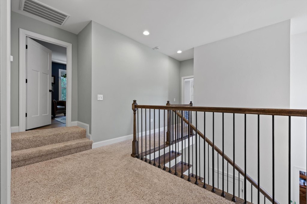 Chattanooga, Tennessee, 37406, United States, 4 Bedrooms Bedrooms, ,2.5 BathroomsBathrooms,Residential,Forsale,1963560