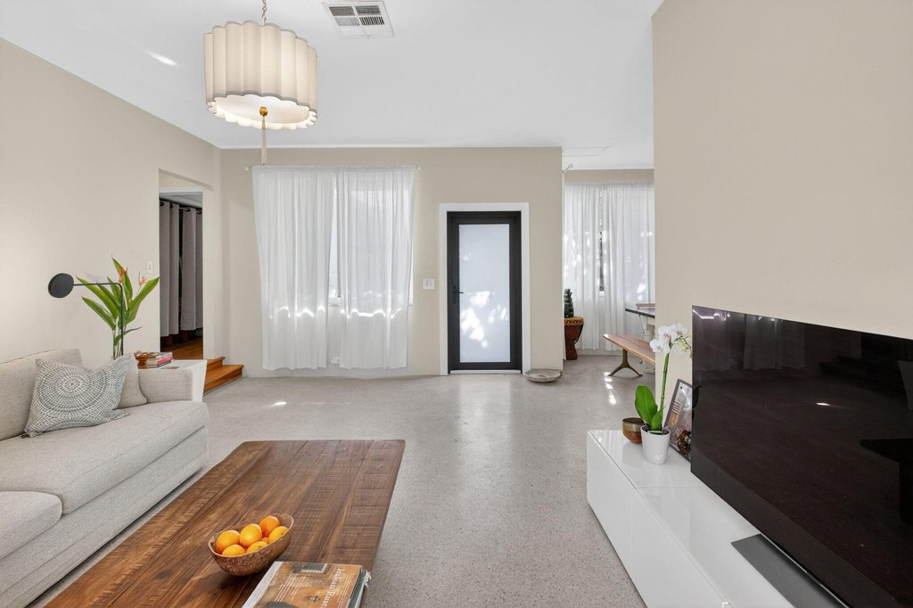 Delray Beach, Florida, 33444, United States, 2 Bedrooms Bedrooms, ,2 BathroomsBathrooms,Residential,Forsale,2004643