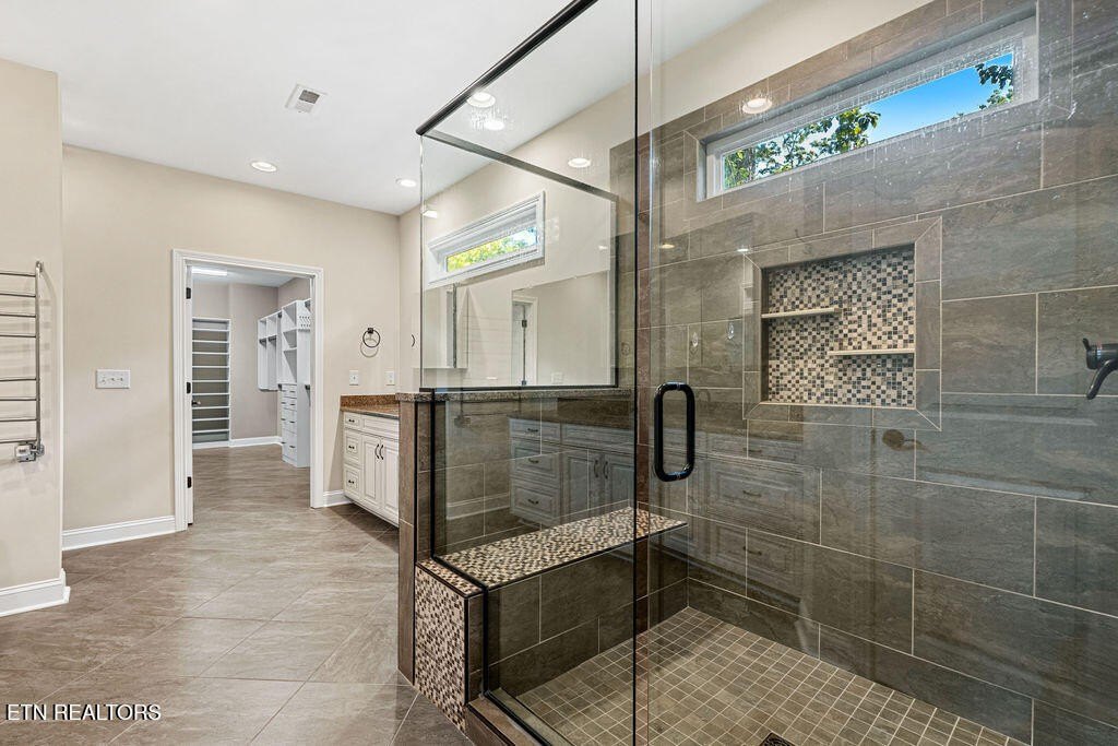 Loudon, Tennessee, 37774, United States, 3 Bedrooms Bedrooms, ,3.5 BathroomsBathrooms,Residential,Forsale,1960210