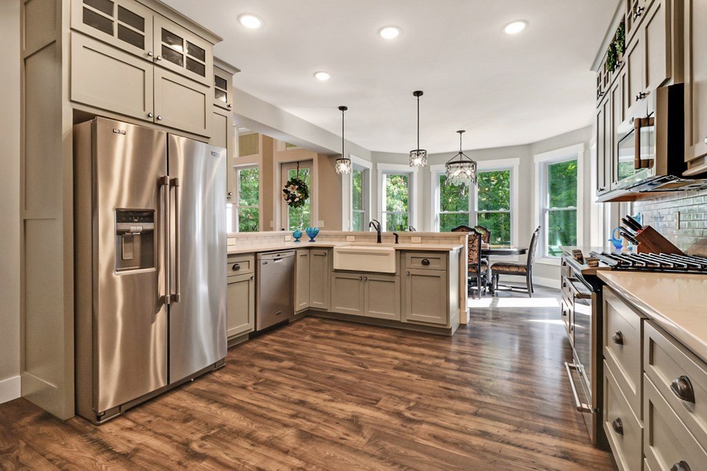 Jamestown, Tennessee, 38556, United States, 4 Bedrooms Bedrooms, ,4 BathroomsBathrooms,Residential,Forsale,1929826