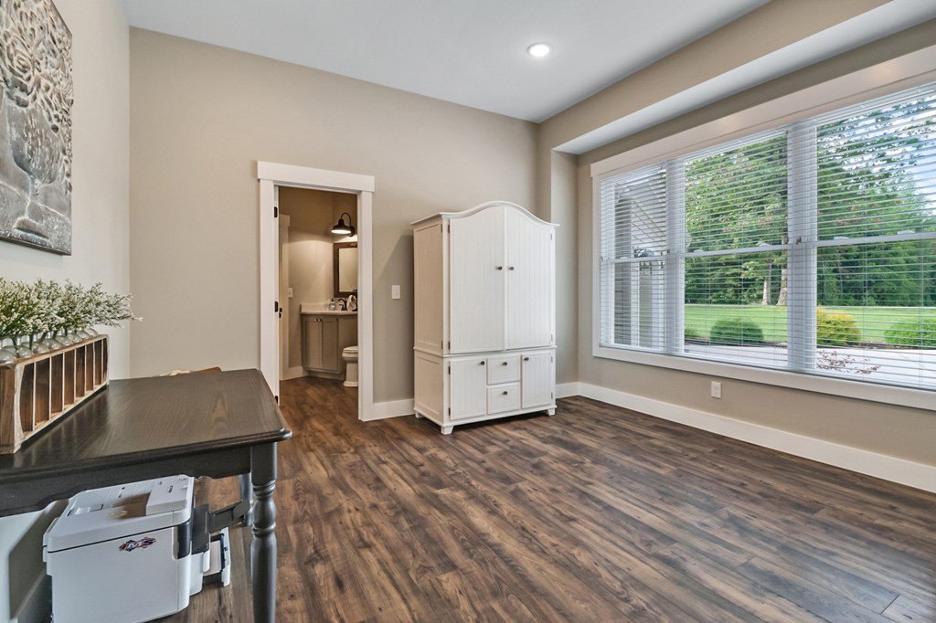 Jamestown, Tennessee, 38556, United States, 4 Bedrooms Bedrooms, ,4 BathroomsBathrooms,Residential,Forsale,1929826