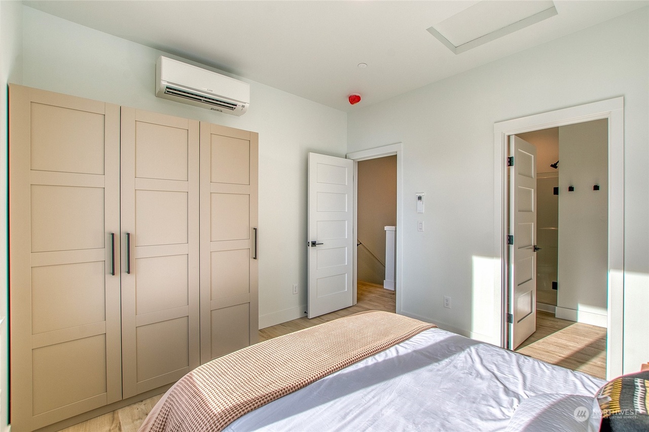 Orcas Island, Washington, 98245, United States, 3 Bedrooms Bedrooms, ,4 BathroomsBathrooms,Residential,Forsale,2004454