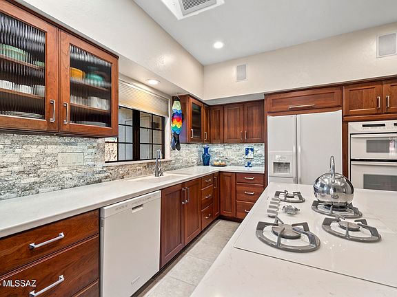 Tucson, Arizona, 85712, United States, 3 Bedrooms Bedrooms, ,2 BathroomsBathrooms,Residential,Forsale,2004426