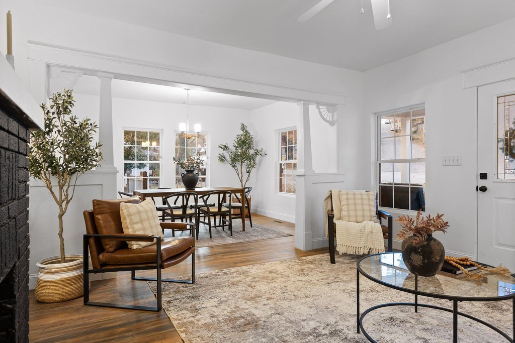 Chattanooga, Tennessee, 37405, United States, 4 Bedrooms Bedrooms, ,4 BathroomsBathrooms,Residential,Forsale,1922162