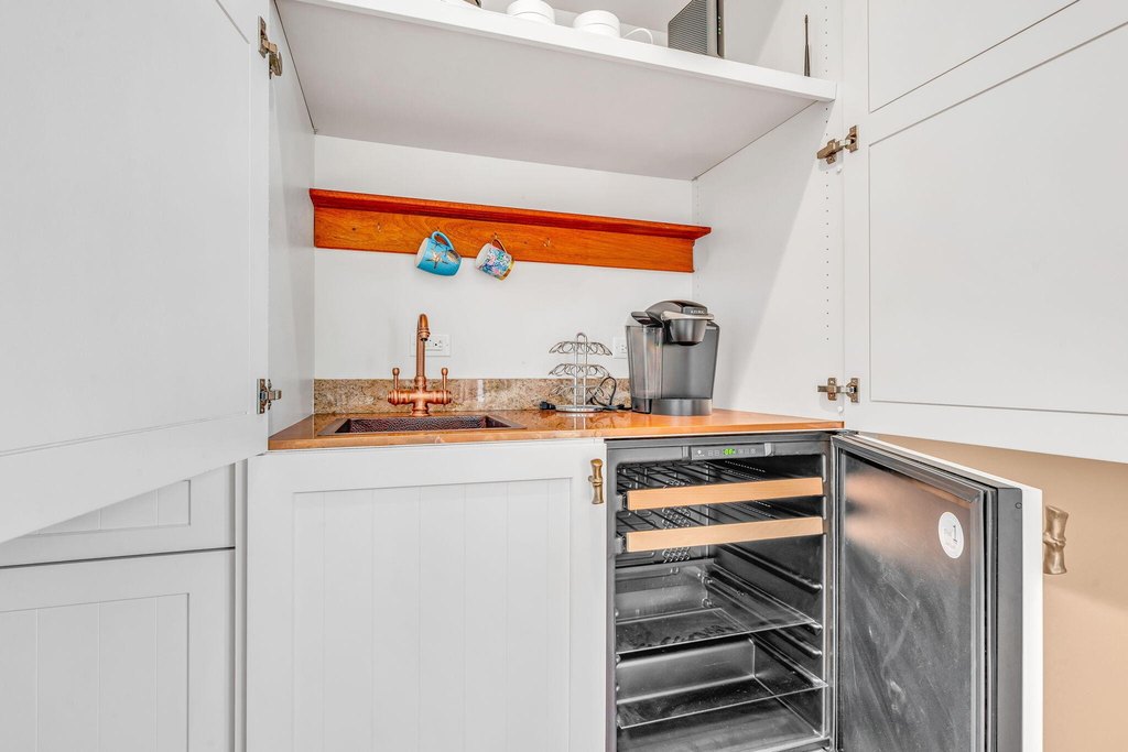 Key Colony, Florida, 33051, United States, 4 Bedrooms Bedrooms, ,4.5 BathroomsBathrooms,Residential,Forsale,2004355