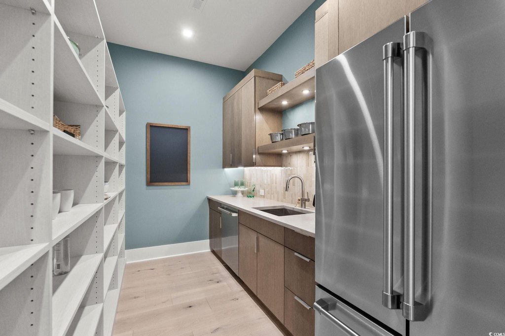 Myrtle Beach, South Carolina, 29579, United States, 4 Bedrooms Bedrooms, ,4.5 BathroomsBathrooms,Residential,Forsale,2008932