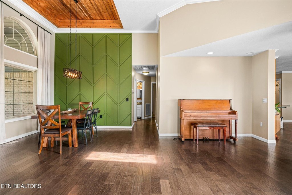 Crossville, Tennessee, 38555, United States, 3 Bedrooms Bedrooms, ,3.5 BathroomsBathrooms,Residential,Forsale,2010941