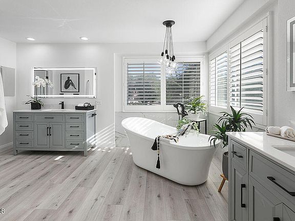 Camarillo, California, 93012, United States, 3 Bedrooms Bedrooms, ,3 BathroomsBathrooms,Residential,Forsale,2004528