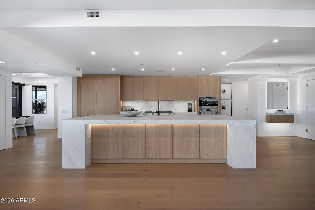 Scottsdale, Arizona, 85251, United States, 4 Bedrooms Bedrooms, ,4.5 BathroomsBathrooms,Residential,Forsale,2014347