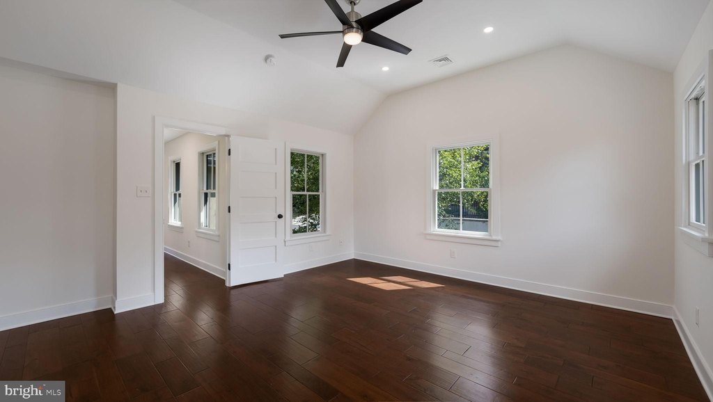 DOYLESTOWN, Pennsylvania, 18901, United States, 2 Bedrooms Bedrooms, ,2.5 BathroomsBathrooms,Residential,Forsale,1952873