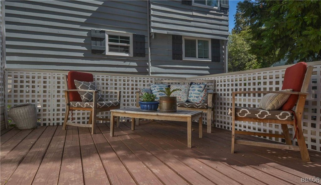 Lake Arrowhead, California, 92352, United States, 2 Bedrooms Bedrooms, ,2 BathroomsBathrooms,Residential,Forsale,1886279