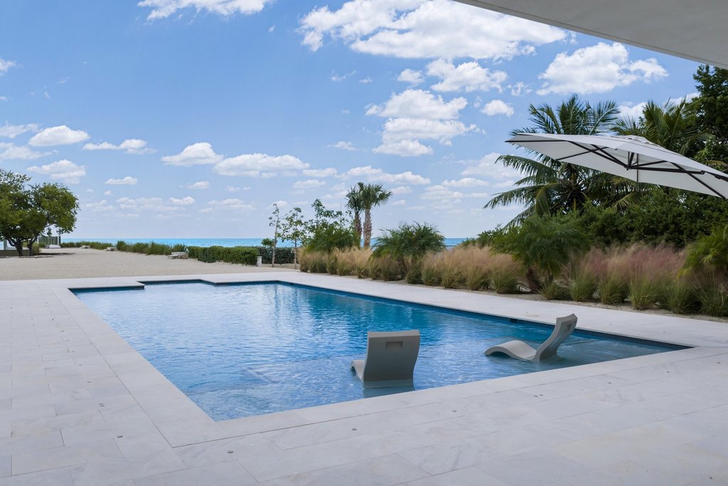 ISLAMORADA, Florida, 33036, United States, 5 Bedrooms Bedrooms, ,5.5 BathroomsBathrooms,Residential,Forsale,2011125