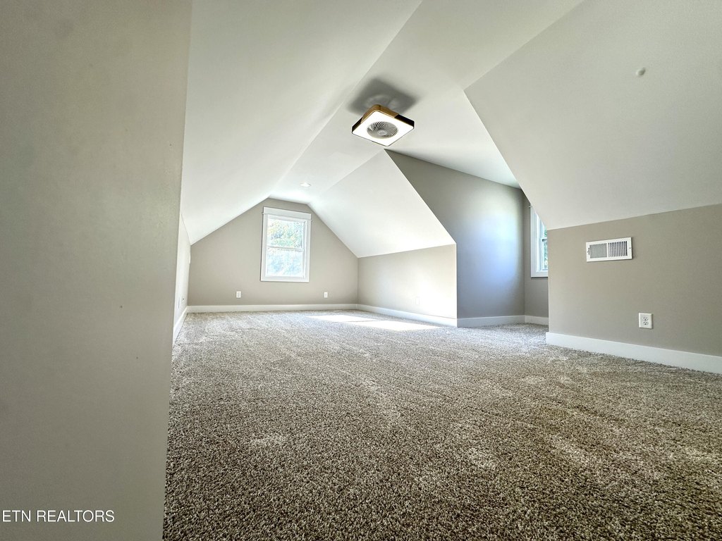 Loudon, Tennessee, 37774, United States, 3 Bedrooms Bedrooms, ,2 BathroomsBathrooms,Residential,Forsale,1999439