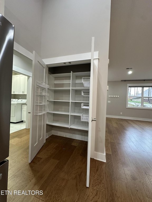 Loudon, Tennessee, 37774, United States, 3 Bedrooms Bedrooms, ,2 BathroomsBathrooms,Residential,Forsale,1999439